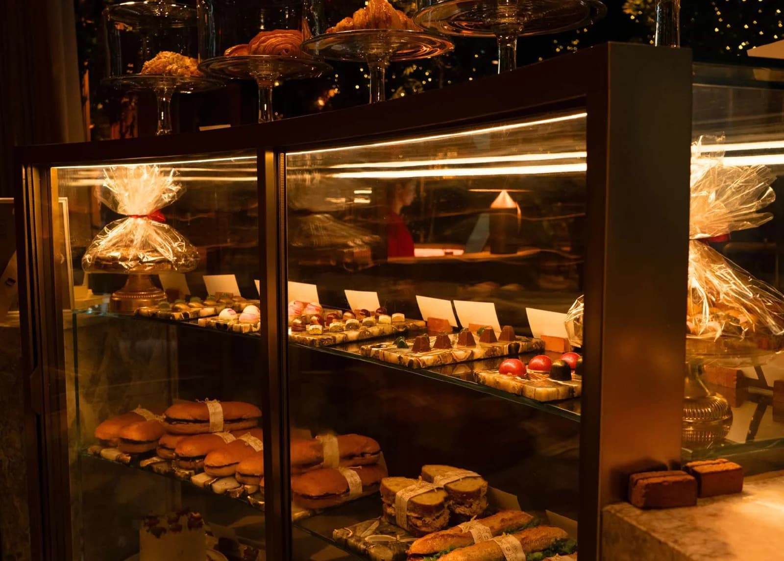Food display and service counter