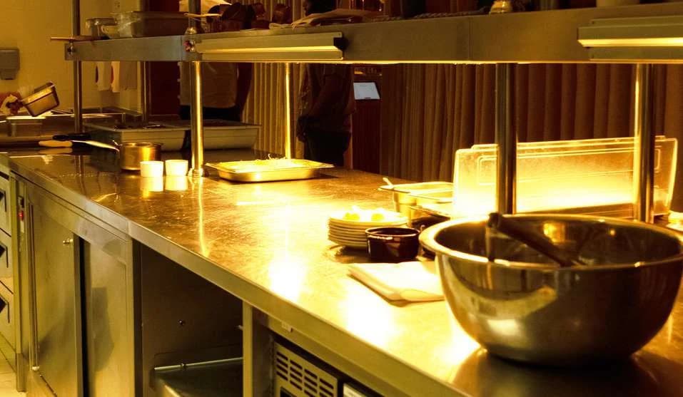 Kitchen service pass